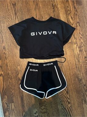 GIVOVA Italian Black Logo Crop Top & Athletic Shorts Set